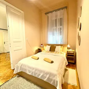 Fanni's Cosy Express In The Centre Apartamento