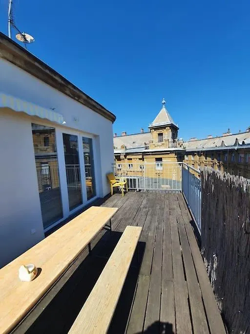 Beauty On The Rooftop With Ac And Rooftop Terrace Budapest Apartamento